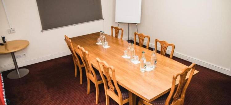 OYO德瑞德莱恩霍特尔(OYO The Red Lion Hotel)图片