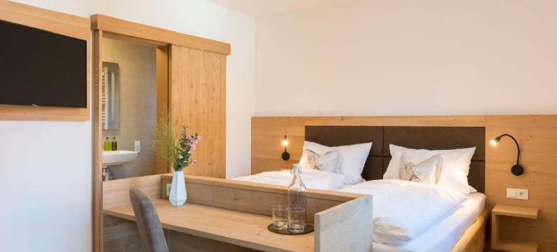 阿尔费尔德 - 梅特法兰肯布劳纳赫希旅馆(Gasthof-Pension Brauner Hirsch in Alfeld - Mittelfranken)图片