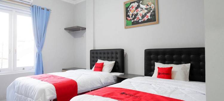 红多兹酒店-近梭罗阿迪苏西普托街(RedDoorz Near Jalan Adi Sucipto Solo)图片