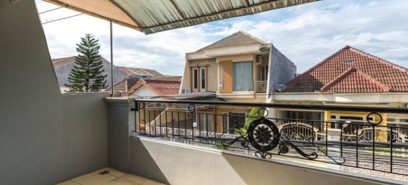 红多兹酒店-近威达曼陀罗大学(RedDoorz Near Widya Mandala University)图片