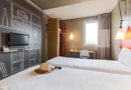 ibis Albi Hotel Overview