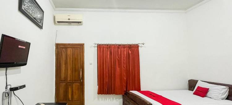 桑塔纳伊斯兰酒店(RedDoorz Syariah at Santana Stasiun Kepanjen)图片
