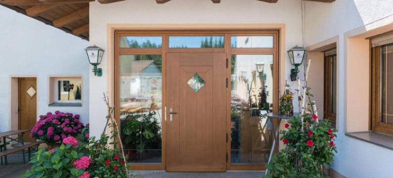 阿尔费尔德 - 梅特法兰肯布劳纳赫希旅馆(Gasthof-Pension Brauner Hirsch in Alfeld - Mittelfranken)图片