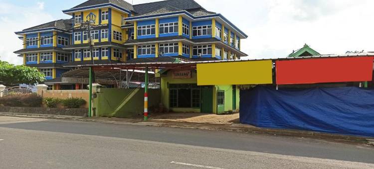 红多兹酒店-近楠榜梅德卡地铁塔曼(RedDoorz Near Taman Merdeka Metro Lampung)图片