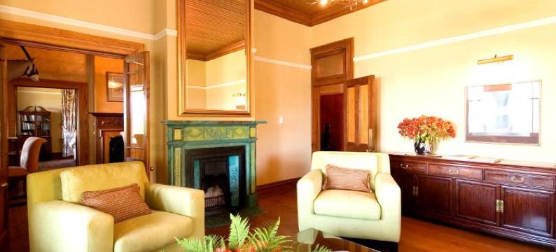 猎鹰视角庄园酒店(Falcons View Manor)图片