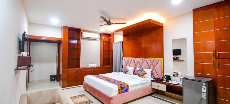 联排别墅 1175 格陵兰大酒店(FabHotel Greenland Grand - Nr Kalinga Stadium)图片