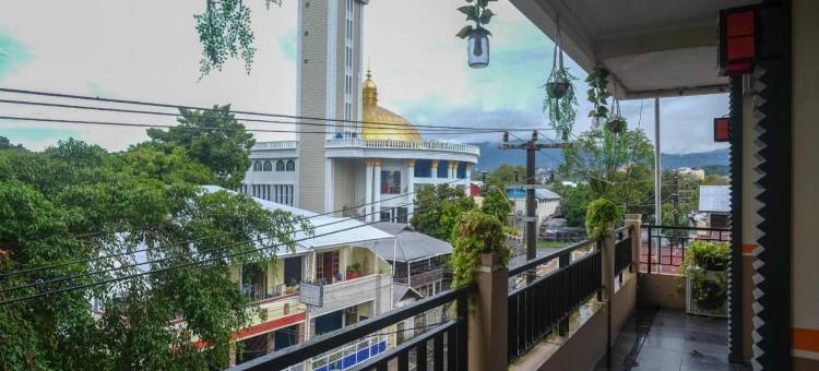 红门酒店@卡美娜多加兰普拉姆(RedDoorz @ Jalan Pramuka Manado)图片