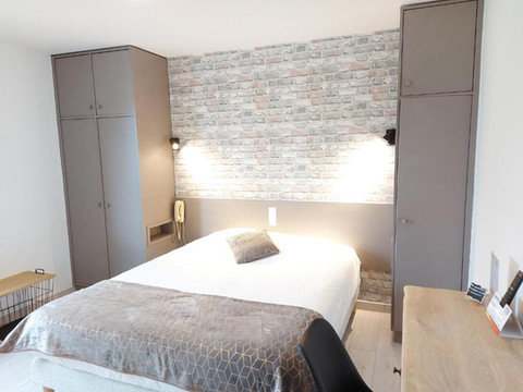 瓦讷北克洛斯霍尔腾西亚斯罗吉思酒店