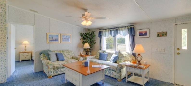 宁静的家：2个露台距离Blue Ridge Pkwy 3英里(Serene Home 2 Decks, 3 Mi to Blue Ridge Pkwy)图片