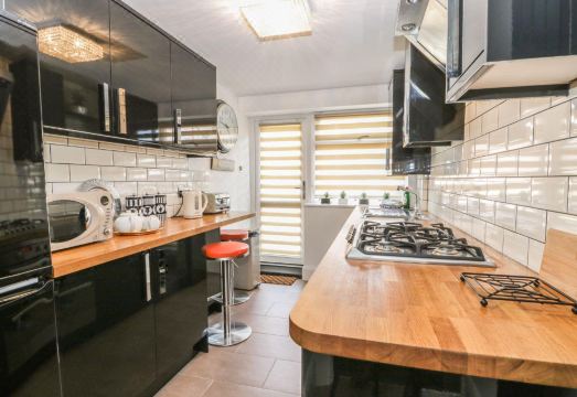 Esplanade Gardens, Apartment 1 Hotel Overview