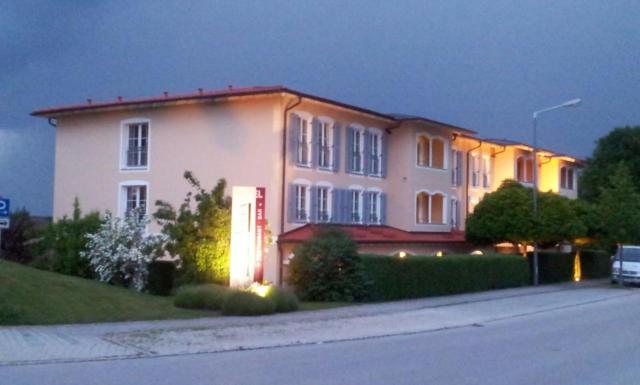 Ampervilla HotelOver view