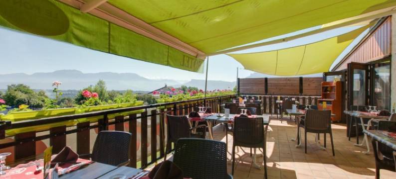 国际之家夏普桥(Logis le Pont de Champ)图片