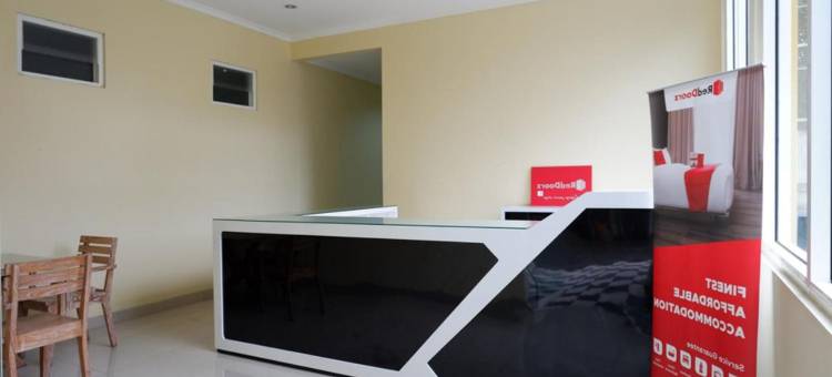 红多兹酒店@芝拉加惹兰巴厘(RedDoorz @ Jalan Bali Cilacap)图片