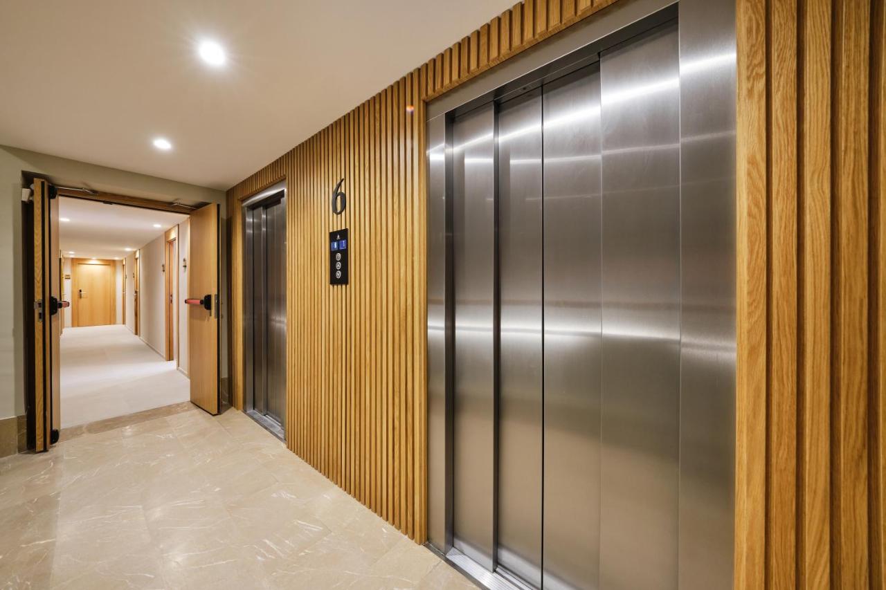 Hotel Almudaina Over view