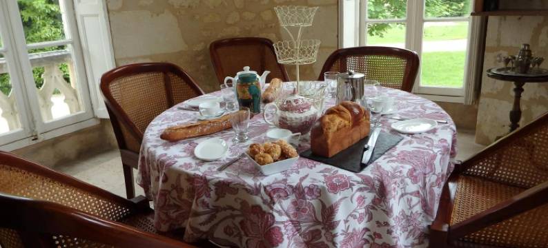 布拉瓦诺曼底城堡酒店(Château de Blavou Normandie)图片