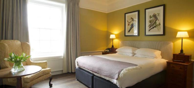 斯维庄园餐厅花园酒店(The Manor at Sway – Hotel, Restaurant and Gardens)图片