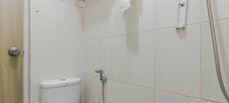 红多兹Plus酒店-近力宝西卡朗购物中心(RedDoorz Plus Near Lippo Cikarang Mall)图片