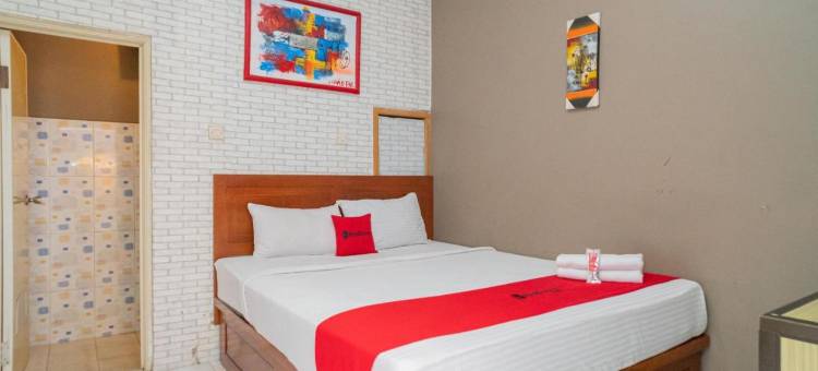 红多兹酒店@奥罗奥罗翁博巴图(RedDoorz at Oro Oro Ombo Batu)图片