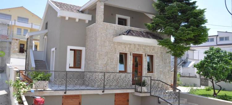路西亚特罗吉尔别墅旅馆(Villa Lučica Trogir)图片