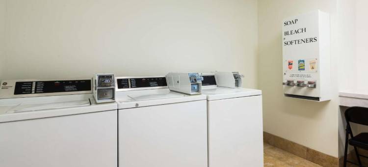 圣路易斯河港机场西长住套房酒店(Larkspur Landing Extended Stay Suites St Louis Riverport)图片