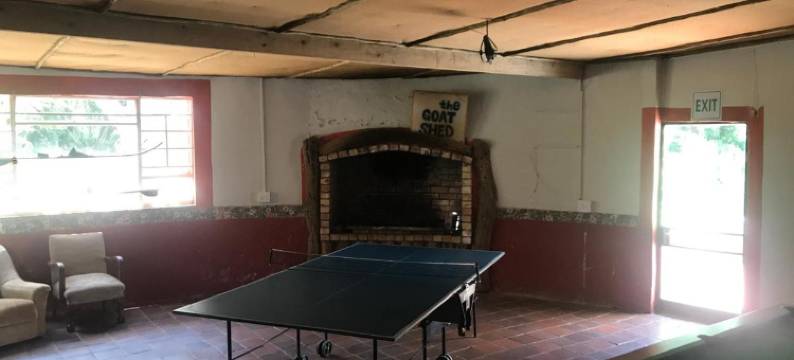 伍德兰兹乡间房屋与露营青年旅馆(Woodlands Cottages & Camping)图片