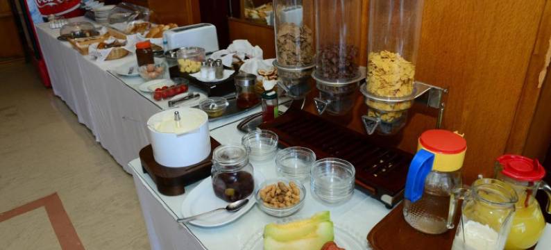 优雅海滩酒店(Elegant Beach Hotel)图片