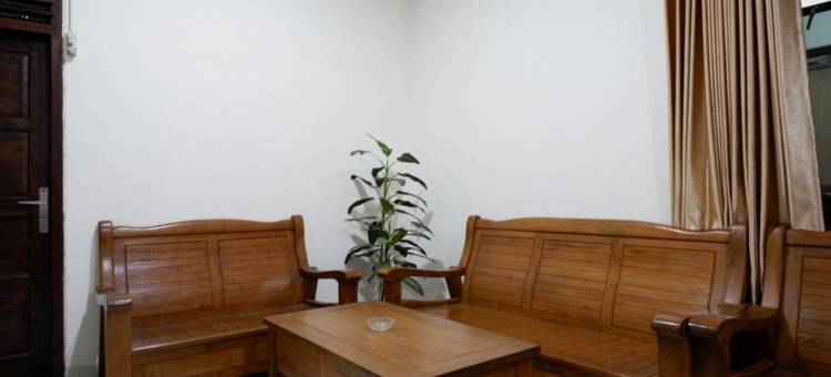 红多兹酒店-近普禾加多生活广场(RedDoorz Near Living Plaza Purwokerto)图片