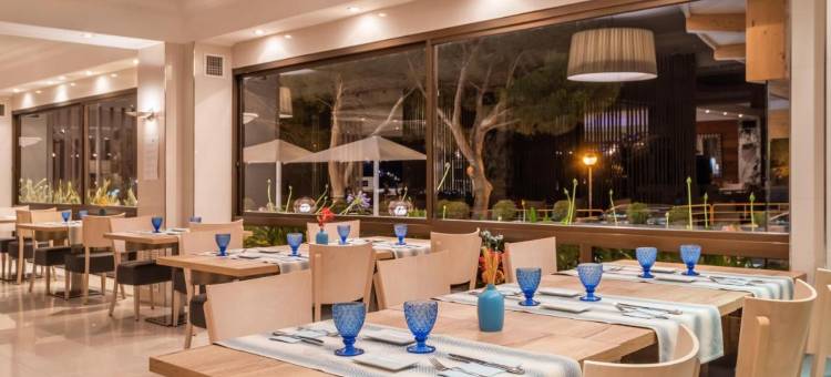 坎耶莱斯海滩酒店(Canyelles Platja)图片