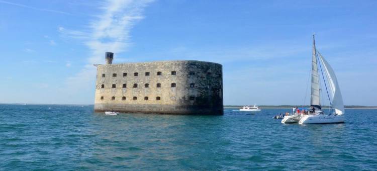 法国罗什福尔洛吉斯拉斐特酒店(Logis Hôtel Lafayette Rochefort France)图片