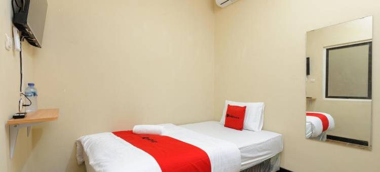 红门酒店尼尔丛林水上乐园茂物(RedDoorz Near the Jungle Waterpark Bogor)图片