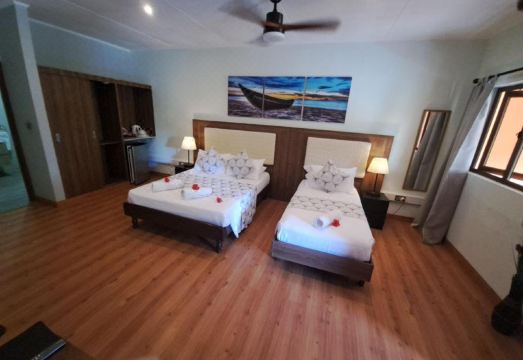 Georgina's Cottage Hotel Overview