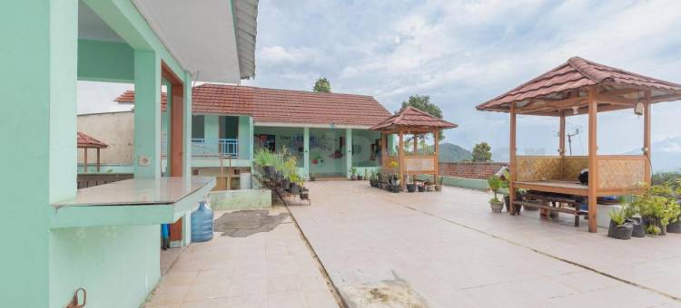 OYO 3879萨里茵坦别墅(Villa Sari Intan Ciater RedPartner)图片