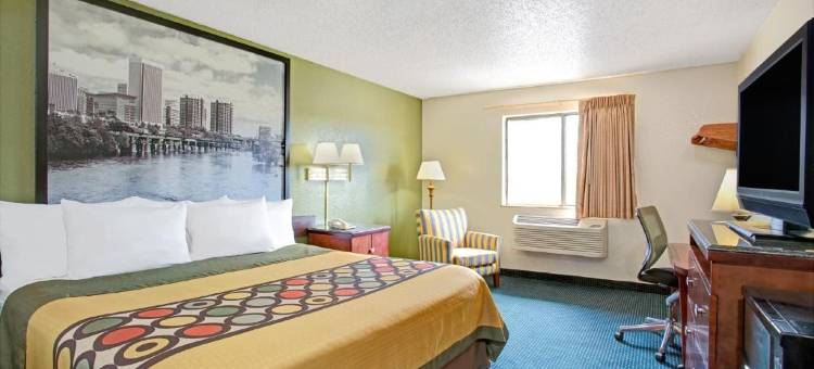 纽波特纽斯-杰斐逊大道速8酒店(Super 8 by Wyndham Newport News/Jefferson Ave.)图片