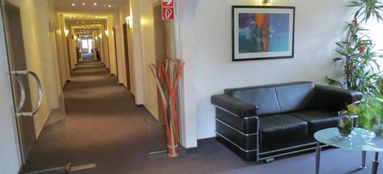 梅库尔伽尼酒店(Hotel Merkur Garni)图片