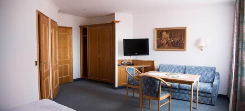 步瑞格斯福爱得乐旅馆(Brauereigasthof Adler)图片