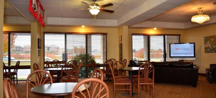 费耶特维尔呗盟套房酒店(Baymont by Wyndham Fayetteville)图片