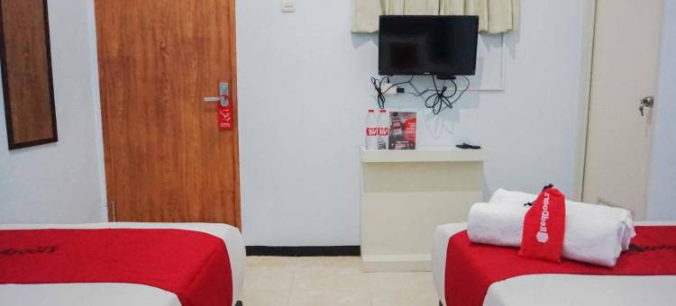 红多兹酒店-近玛琅维罗德罗梅2号(RedDoorz Near Velodrome Malang 2)图片