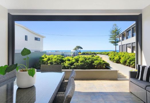 Lennox Holiday Apartments Hotel Overview