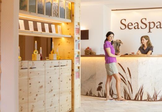 Hotel WeihrerhofHotel Overview