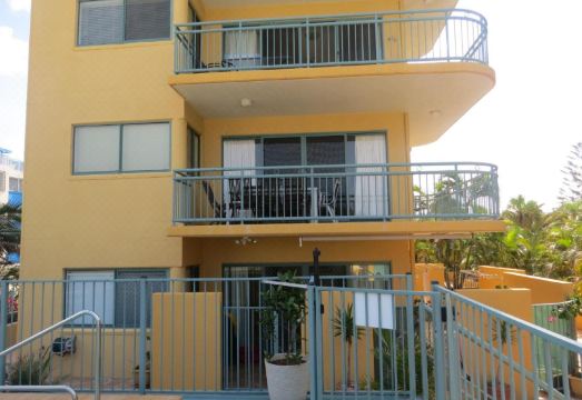 Sunshine Towers Boutique Apartments Hotel Overview