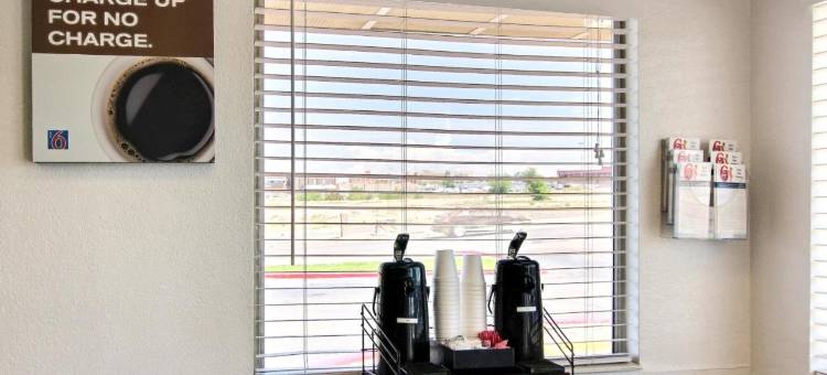 阿尔伯克基南 - 机场6号汽车旅馆(Motel 6 Albuquerque, NM - South - Airport)图片
