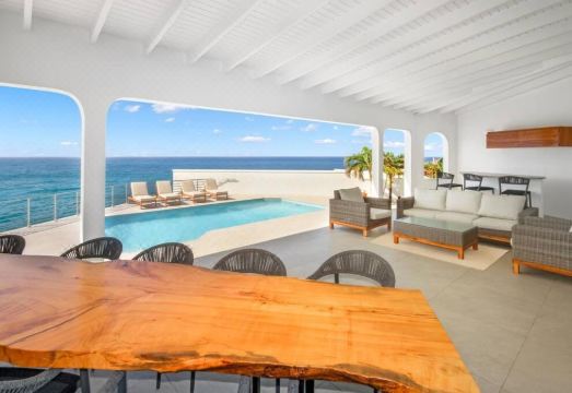 Puerta Al-Mar VillaHotel Overview