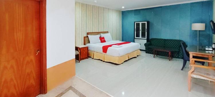 伊斯塔纳佩尔马塔恩加格尔酒店(RedDoorz at Hotel Istana Permata Ngagel Surabaya)图片