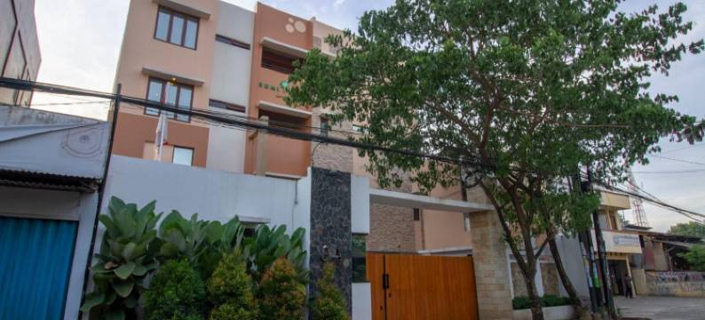 宾塔罗商务区红多兹Plus酒店(RedDoorz Plus @ CBD Bintaro)图片