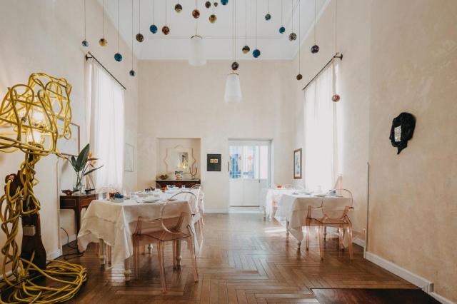 Costantinopoli 104Over view