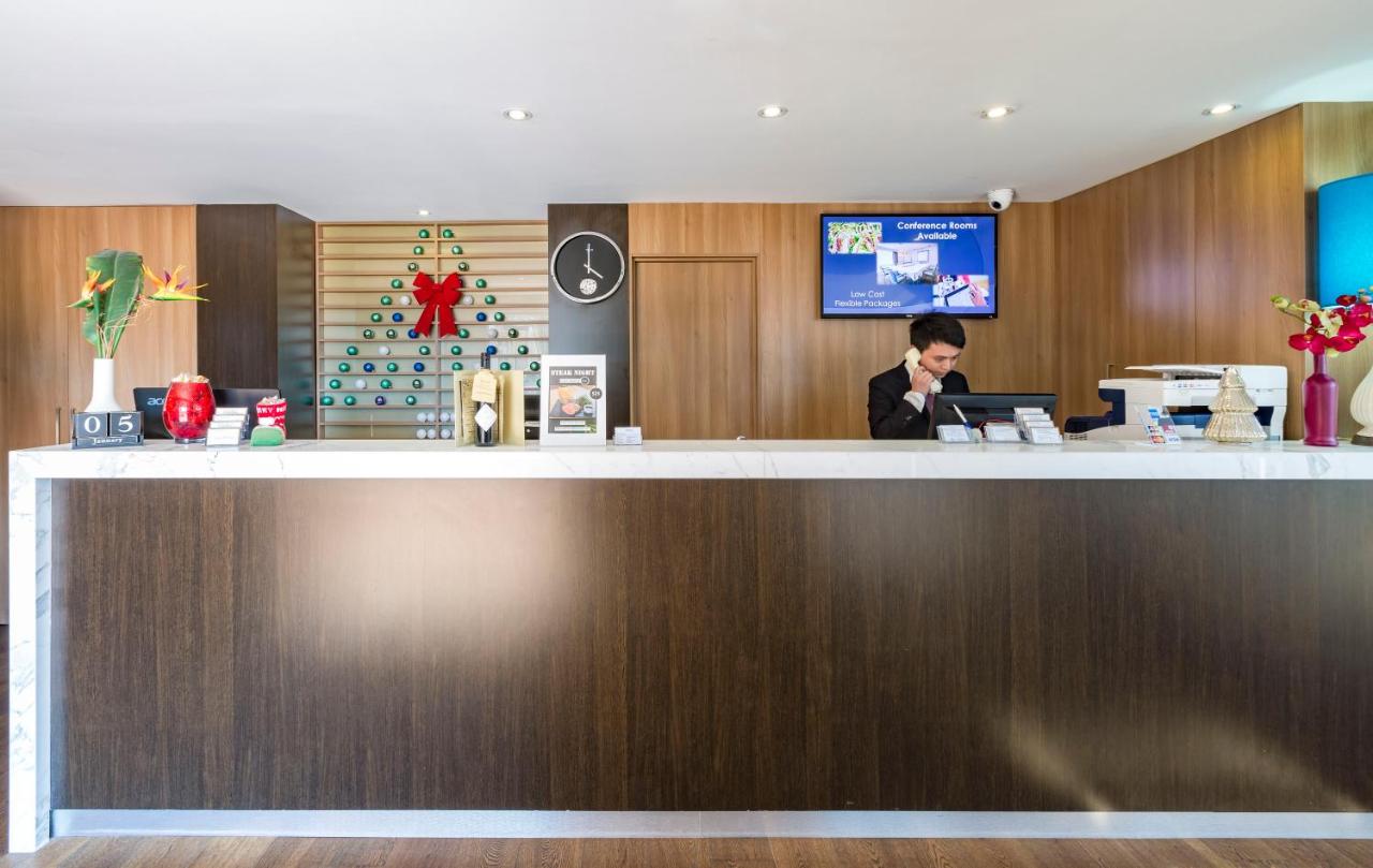 The Waverley International Hotel Over view