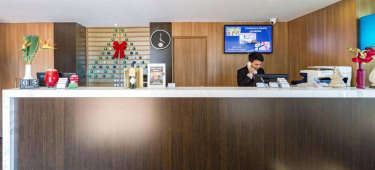 维沃里国际酒店(The Waverley International Hotel)图片