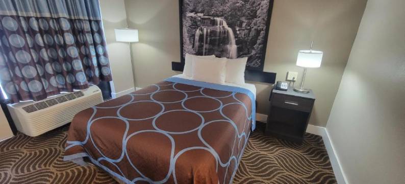 马里昂北卡罗来纳州速8酒店(Super 8 by Wyndham Marion NC)图片