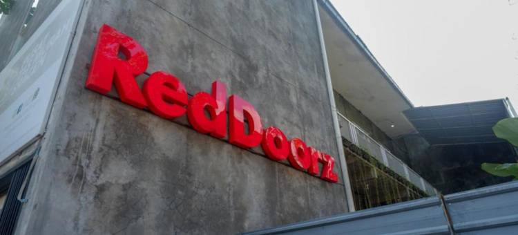 红多兹酒店-近斯拉根珍宝购物中心(RedDoorz Near Jumbo Mall Sragen)图片