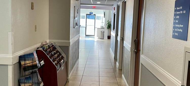 莱克兰戴斯套房酒店(Days Inn & Suites by Wyndham Lakeland)图片